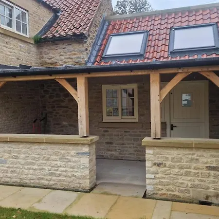 Bridge House Modern Comfort In Historic Stone * Scarborough