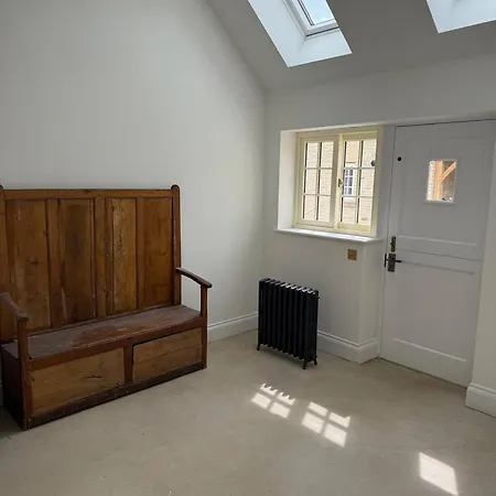 別荘 Bridge House Modern Comfort In Historic Stone *