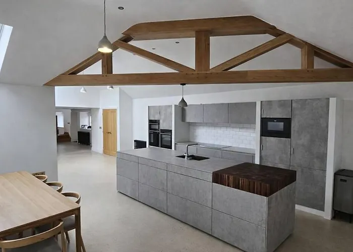 Bridge House Modern Comfort In Historic Stone *