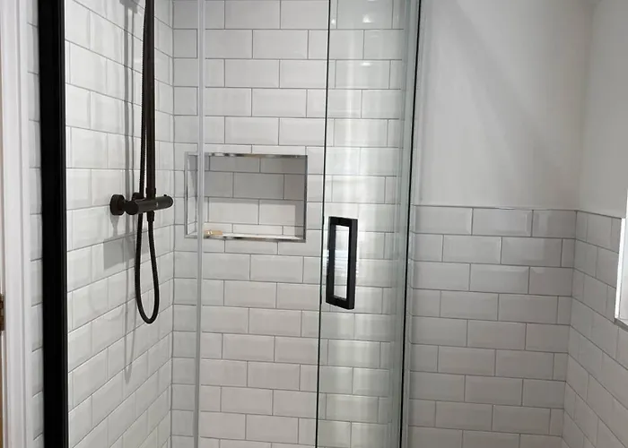 Bridge House Modern Comfort In Historic Stone Casa de Férias