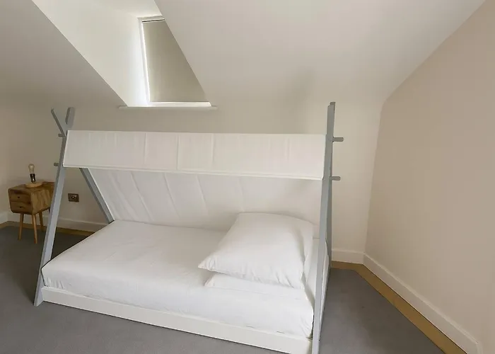 Casa de Férias Bridge House Modern Comfort In Historic Stone *